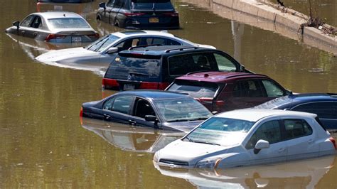 Nyc Flooding Cars Trapped As Floodwaters Take Over Major Deegan