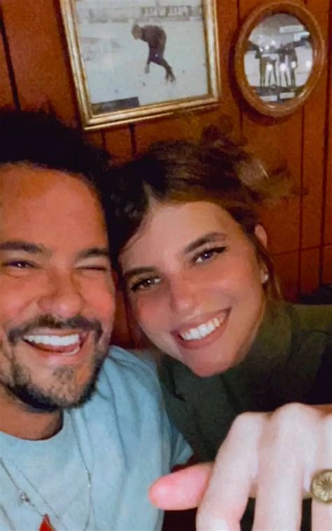 Paulinho Vilhena pede Maria Luiza em casamento Reprodução do Instagram