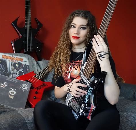 Burning Witches Leadgitarristin Sonia Anubis Nusselder Verlässt Die