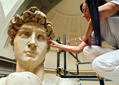 michelangelo s david reveals medical mystery 500 years later