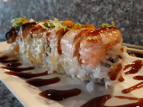 Alaskan Roll Baked Salmon Eel And Avocado Sushi