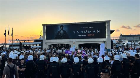 Istanbul Police Ban Activists From Staging Rally On Peace Day Detain