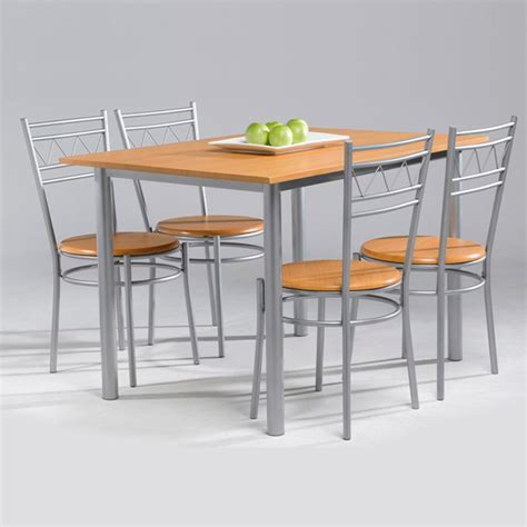 Para un estilo desenfadado y juvenil, las sillas metálicas para la cocina son perfectas. Conjunto anillo de mesa de cocina + 4 sillas | Closet Norte