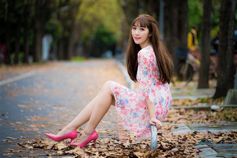 4500x3002 Dress Brunette High Heels Smile Asian Woman Depth Of