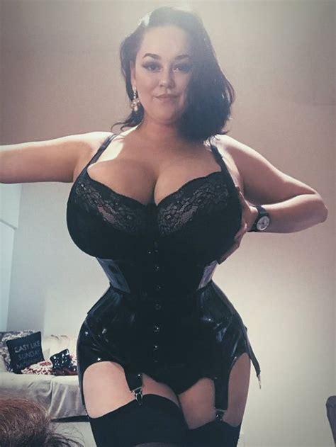 Curves In A Corset Porn Photo