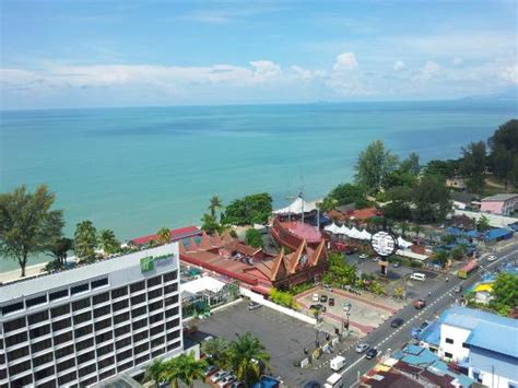 2015 yılında restore edilmiş otel 23 katlıdır. Morning View - Picture of Holiday Inn Resort Penang ...