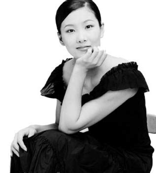 友链合作/广告业务：qq 收录 618 项联赛排名， 2235 位教练排名、 8227 家俱乐部排名、 523651 位球员身价排名，数据每天. 伏明霞18岁恋情曝光 曾爱上墨西哥跳水名将(图)_新浪女性_新浪网