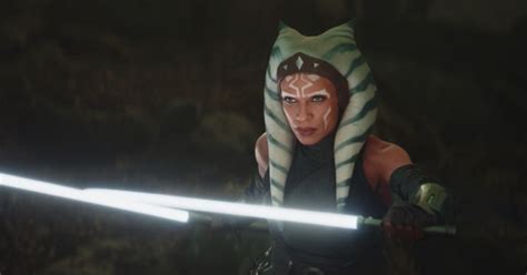 How Ahsoka Turned Her Lightsabers White And What It Means Canon My