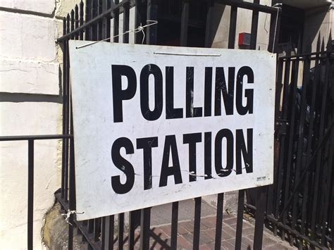 Polling stations for all uk elections will be open from 7am until 10pm on thursday 6 may, with almost 48 million people eligible to vote. File:Polling station 6 may 2010.jpg - Wikimedia Commons