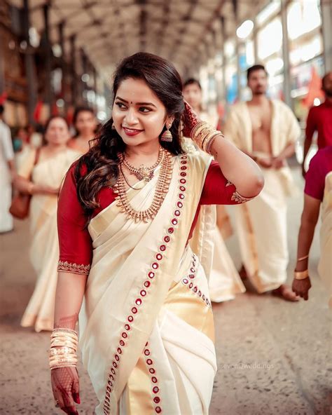 Tips To Look Breathtakingly Beautiful In Bridal Jewellery Kerala Saree Blouse Designs Kerala