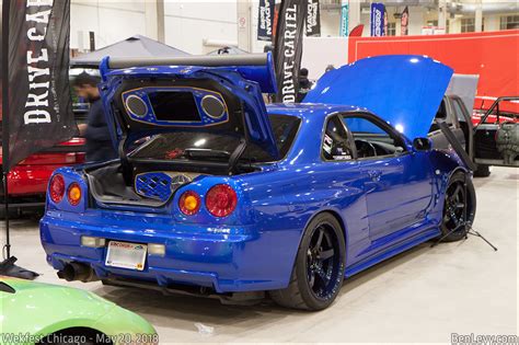 Blue R34 Nissan Skyline Gt R