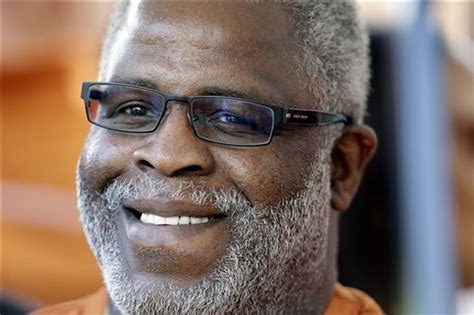 Earl Campbell, NFL Hall of Famer, undergoing nerve treatment after Lou Gehrig's disease ruled 