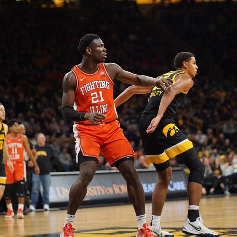 Illini Mens Basketball Wins First Game In Iowa City Since 2017 Takes