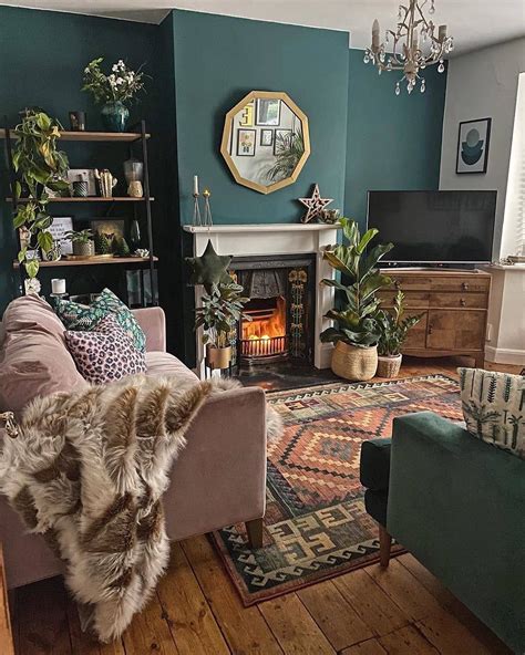 35 Eye Catching Living Room Decor Ideas For Any Budget Dark Green