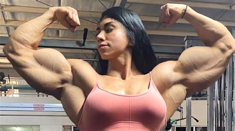 Top Biggest Biceps Female Bodybuilders In The Worl Vrogue Co
