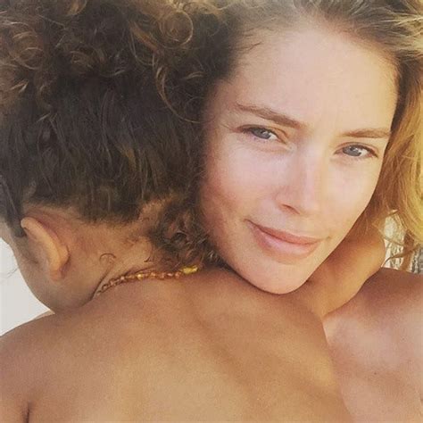 Lovely Pic Of Doutzen And Her Daughter