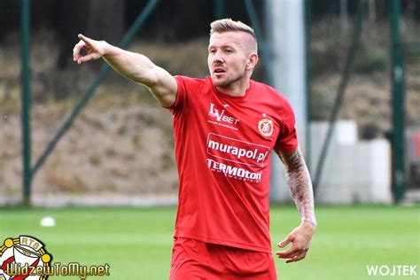 Obecnie ma na koncie 24 punkty. B. Poczobut: "Widać, że wszyscy żyją Widzewem ...