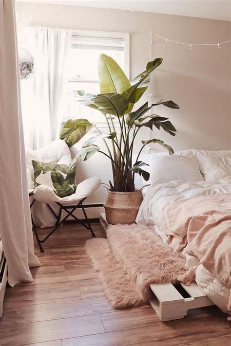 Nature Boho Bedroom With Large Plants Homemydesign