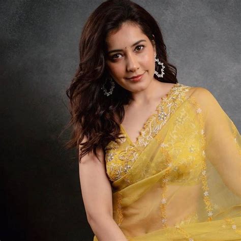 Rashi Khanna ने पीले रंग की साडी में ढाया कहर फोटोज देख फैंस हुए क्लीन