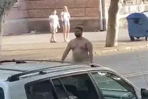 VIRAL VIDEO NUDE हऊन रसतयवर उभ रहल इसम समरन भरधव वगन