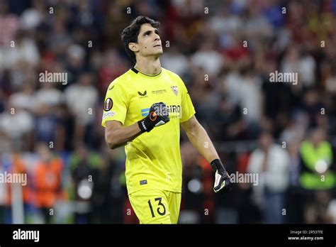 Yassine Bounou 2023 Hi Res Stock Photography And Images Alamy