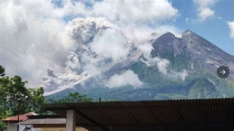 Gunung Merapi Erupsi Siang Ini Zona Bahaya 7 Km Picu Hujan Abu