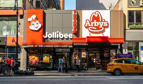 Jollibees Opening A Huge 7000 Square Foot Flagship Store In Nyc