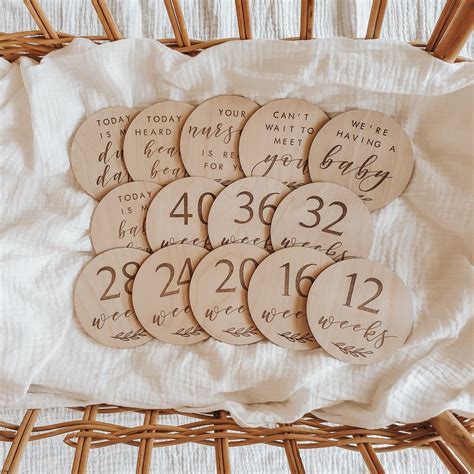 Etched Wooden Pregnancy Week Milestone Disc Collection