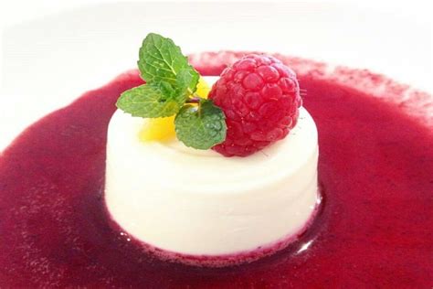 Panna cotta senza colla di pesce. Panna cotta senza colla di pesce: la ricetta del dessert ...