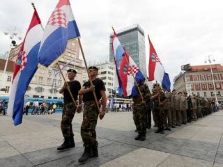 Croatian Leaders Booed At Victory Day Ceremony Balkan Insight