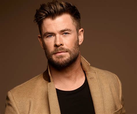 Celebrity Chris Hemsworth Hd Wallpaper