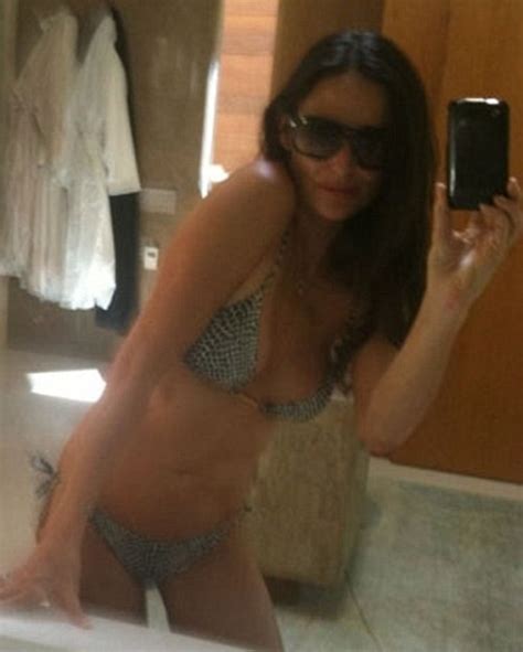 Celebmags Demi Moore Posts Bikini Pictures On Twitter