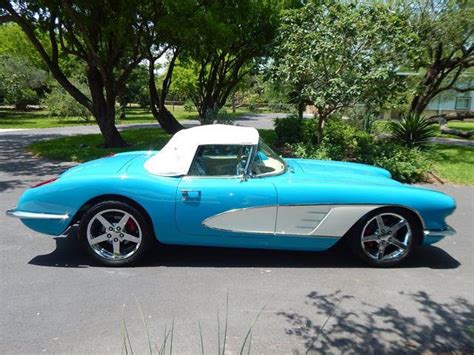 One Of Chevy Corvette C1 Restomod Looks Like A 165000 Bargain Carbuzz
