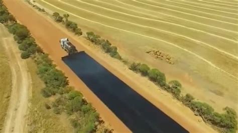 Australian Workers Deftly Build 49 Km Road In Two Days