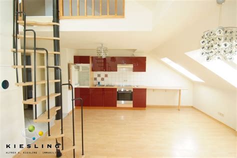 Liftstock eines 1977 erbauten neubaus. Günstige Maisonette-Wohnung 1210 Wien, mietguru.at