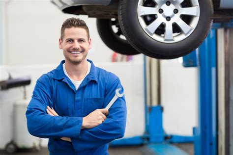 Bringing Your Vehicle To An Auto Mechanic Paradiso Insurance