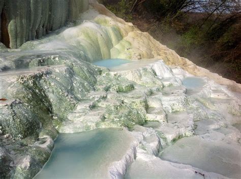 Places to see, ways to wander, and signature experiences. Terme libere in Valdorcia. Bagni San Filippo- Fatto da Voi