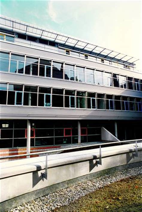 Kammerer + belz, kucher + partner, stuttgart. Roncalli-Haus - rossmanith - fenster + fassade