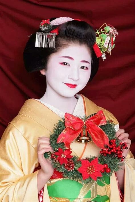 Pin By Madelyn De Mancía On Navidad Mundial Japanese Geisha Japanese Culture Geisha