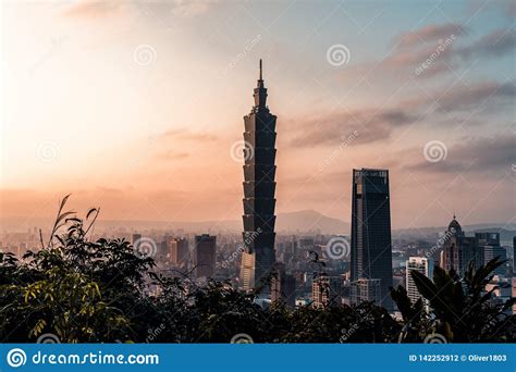 Sunset Over Taipei Skyline Taiwan Taipei 101 Skyscraper Featured