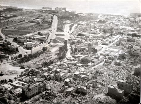 Dans les quartiers de founti, yachech et de la kasbah, tous les bâtiments furent détruits ou sévèrement endommagés, 95 % de la. Agadir: tremblement de terre du 29 février 1960 - Juif du ...