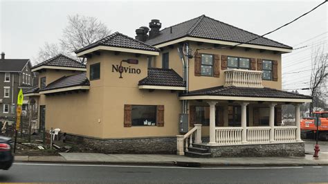 Novino Ristorante in Mahwah NJ offers Neapolitan pizzas, handmade pasta
