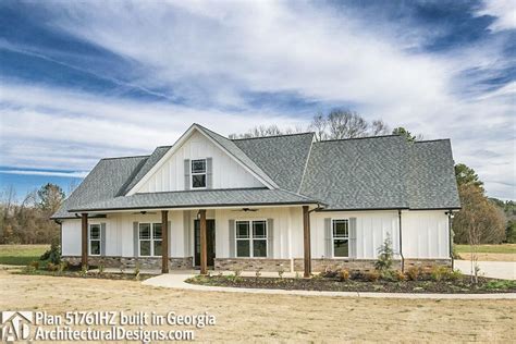 Classic 3 Bed Country Farmhouse Plan 51761hz 02 2000 Sq Ft House