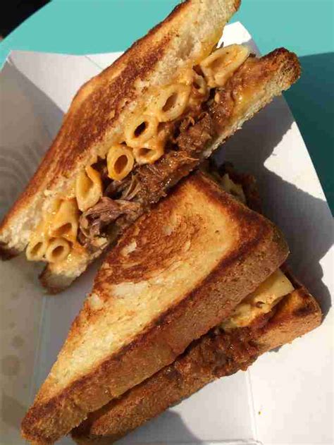 Grilled cheese truck at a farmer's market? Best LA Food Trucks - Thrillist
