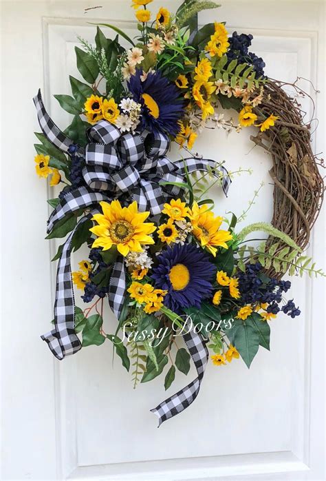 Welcome The Season In Style 12 Diy Summer Wreath Ideas For Your Front