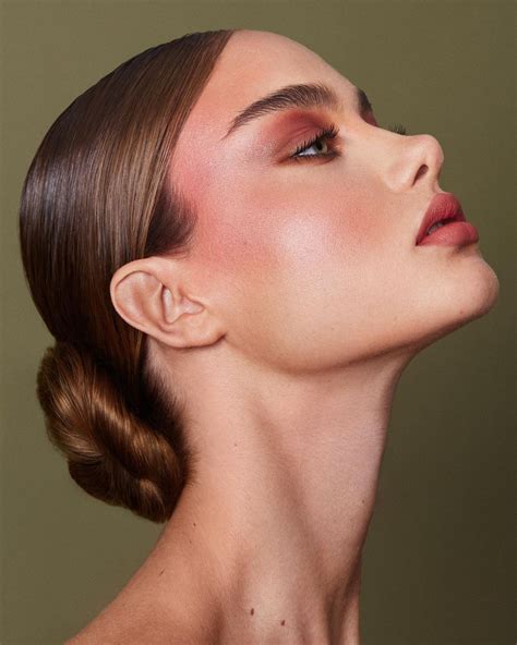 Sexy Hairstyles Thatll Show Off Your Neck And Shoulders