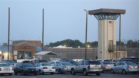 Georgia Prisons Are Facing Suicide Crisis Whats Being Done Macon