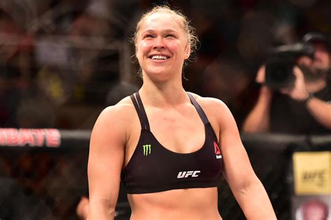 Ronda Rousey Fires Back At Floyd Mayweather When He Learns To Read