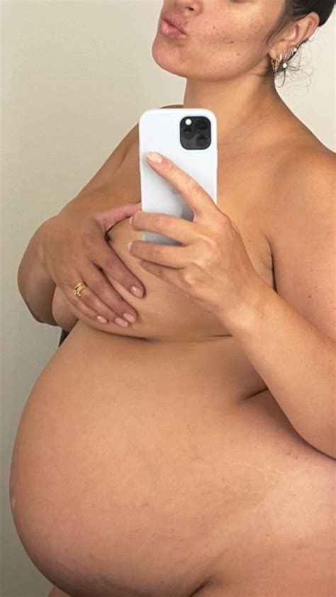 Ashley Graham Poses Completely Nude With Baby Bump As She Prepares To Give Birth Big World Tale