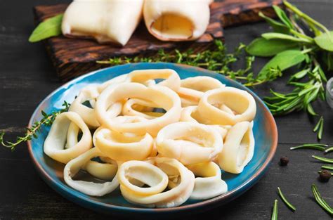 Maybe you would like to learn more about one of these? Pulire e tagliare i calamari: tutti i passaggi | cucinare.it